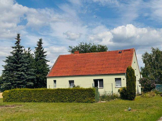 Altes, teilmodernisiertes Bauernhaus, Nebengelasse und Garage in Alleinlage!, 15328 Zechin