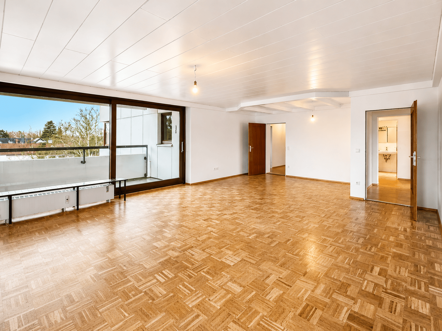 Familienfreundliche 4-Zimmer-Wohnung mit Loggia in Gröbenzell – sofort bezugsfrei, 82194 Gröbenzell