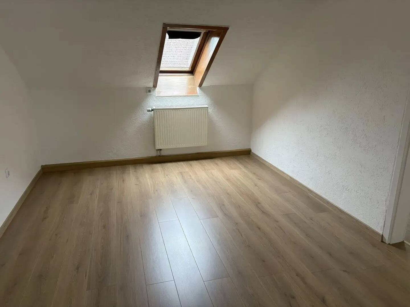 3-Zimmer Dachgeschosswohnung, 86505 Münsterhausen