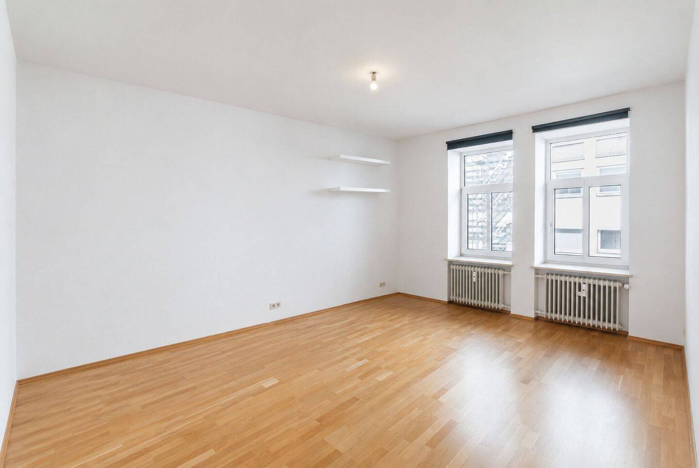 AIGNER – Zwischen Viktualienmarkt und Isartor: 3-Zimmer-Altbauwohnung in Toplage, 80331 München (Altstadt-Lehel Ludwigsvorstadt-Isarvorstadt)