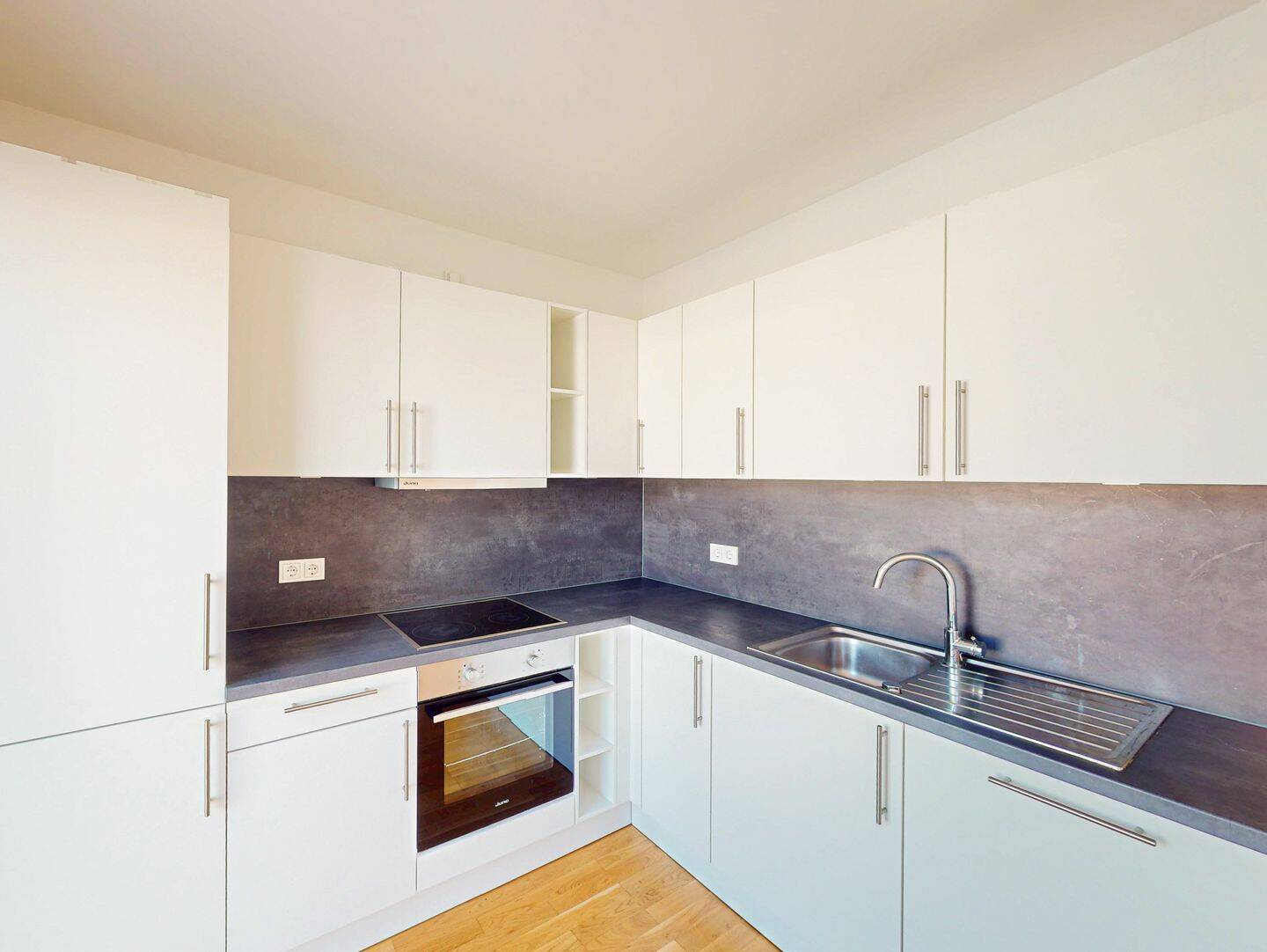 Kompakte 4-Zimmer-Erdgeschoss-Wohnung mit EBK, Terrasse und Balkon, 61352 Bad Homburg v.d. Höhe