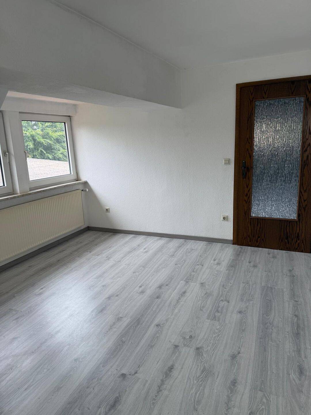Gemütliche Dachgeschosswohnung mit ca. 60 m² und Stellplatz — PROVISIONSFREI, 30966 Hemmingen