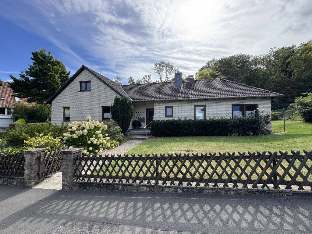 Salzgitter-Bad / Großes Ein.-bis Zweifamilienhaus in traumhafter und repräsentativer Waldrandlage !, 38259 Salzgitter