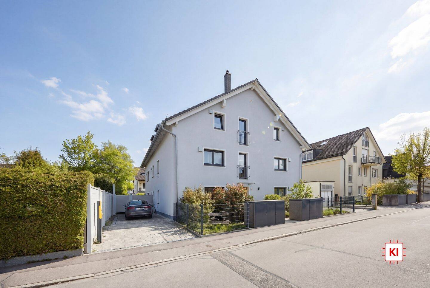 Ruhig gelegene und hochwertige 3-Zimmer- Eigentumswohnung mit Stellplatz in kleiner Wohnanlage, 81825 München (Berg am Laim Trudering-Riem)