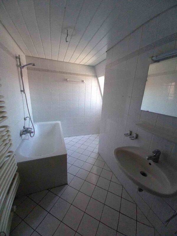 Die gefällt mir: ansprechende 2-Zimmer-Wohnung mit Ausblick, 70372 Stuttgart (Bad Cannstatt)