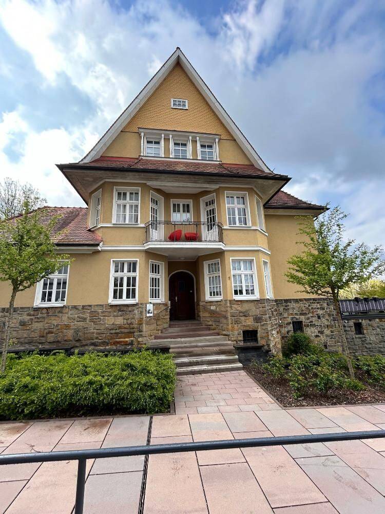 Großzügige und helle 5-Zimmer-Wohnung in Stadtvilla in Hünfeld, 36088 Hünfeld