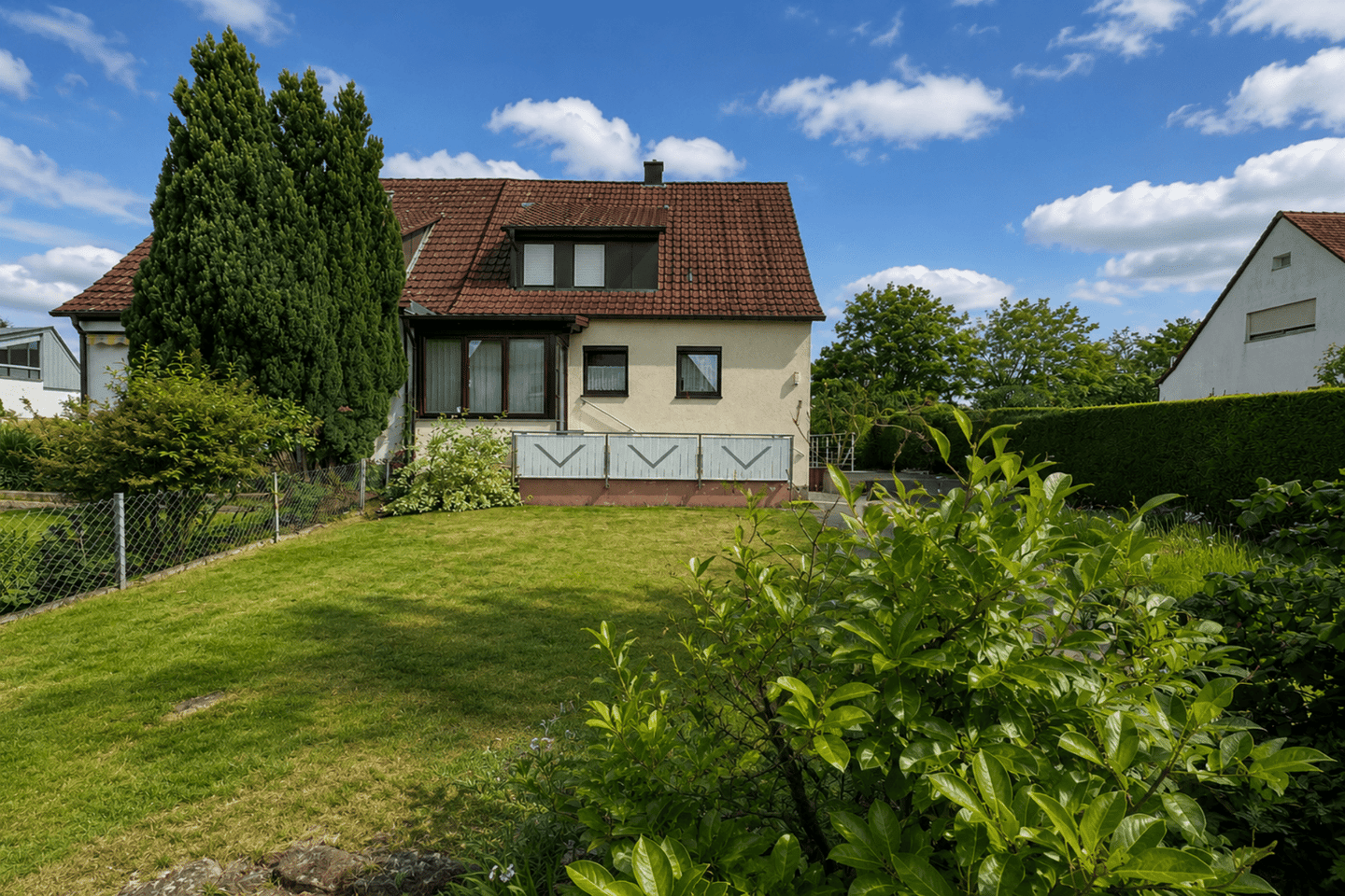Endlich ein eigenes Haus – gepflegte Doppelhaushälfte in Oberasbach, 90522 Oberasbach