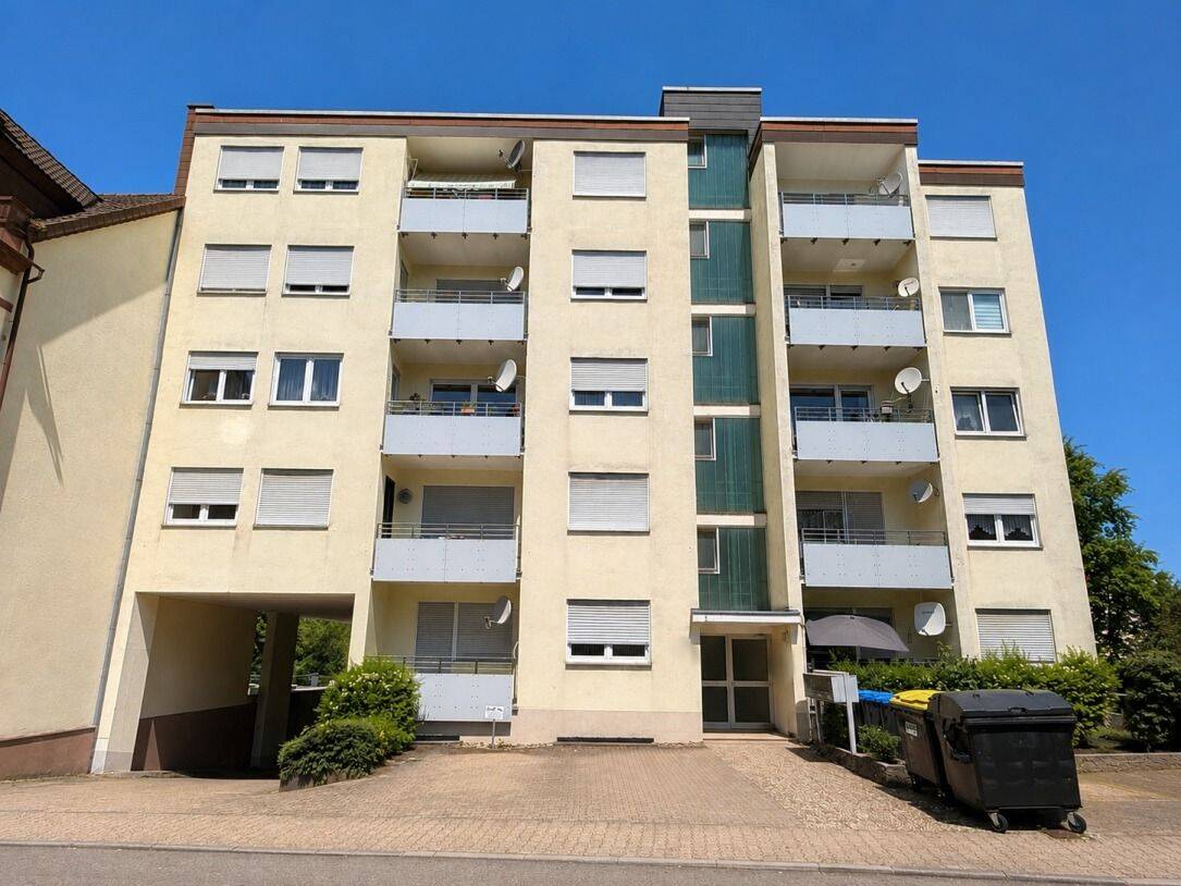 Renovierte Eigentumswohnung mit Balkon, Aufzug und Garage in Ottweiler!, 66564 Ottweiler