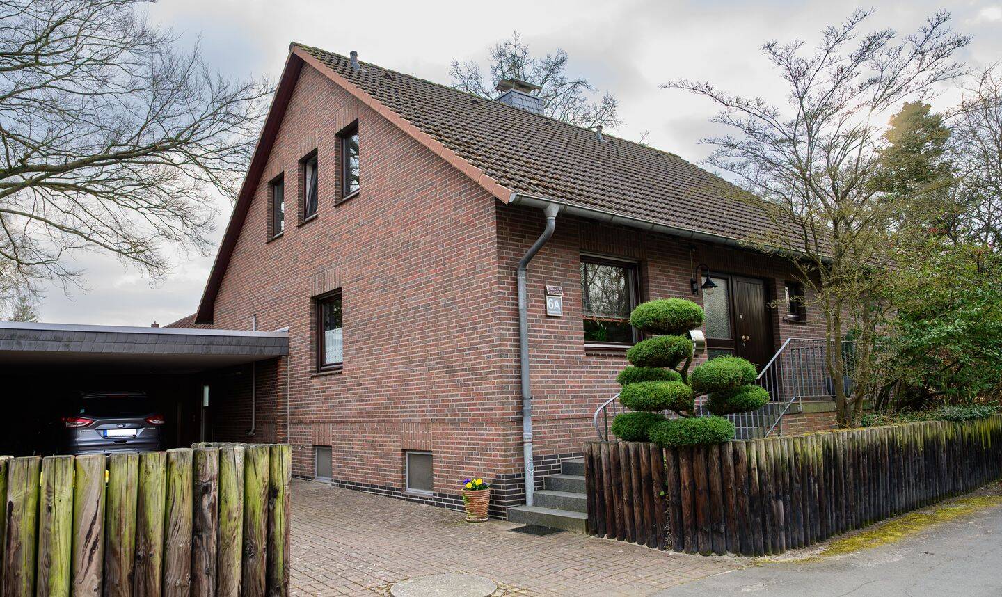 Großzügiges Einfamilienhaus mit Terrasse, Balkon und Doppelgarage, 29525 Uelzen