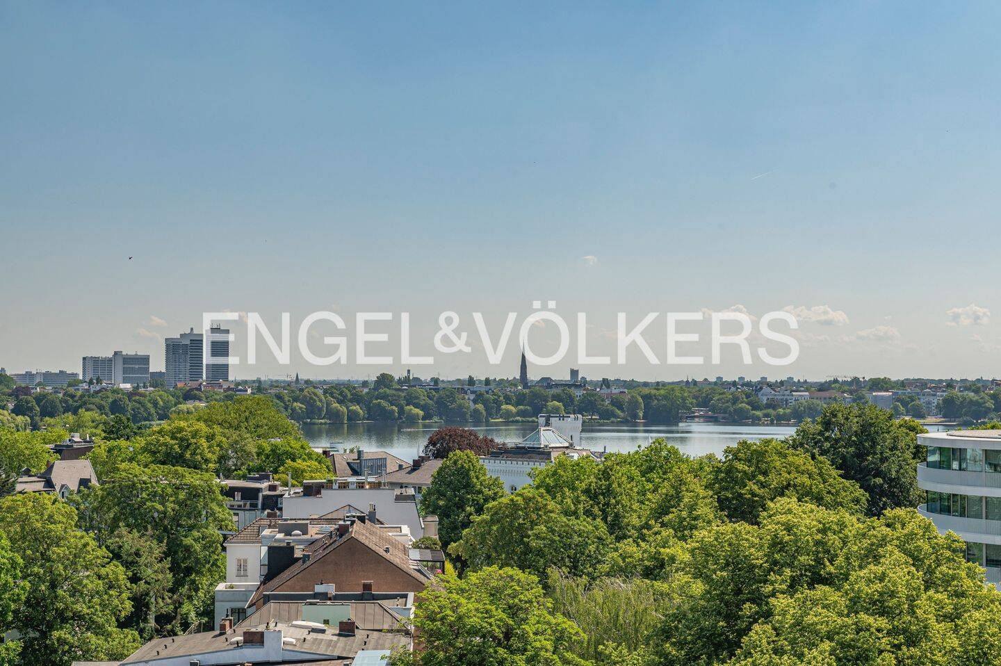 Panorama-Penthouse mit spektakulärem Alsterblick.