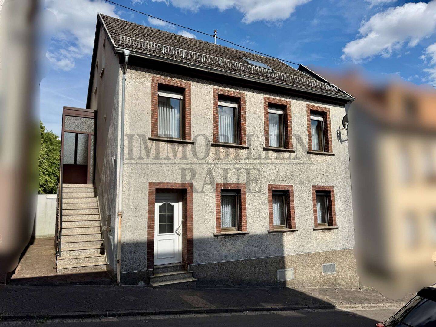 FAMILIENFREUNDLICHES 1 FAM-HAUS MIT EINLIEGERWOHNUNG IN SULZBACH – OHNE GARTEN – SOFORT FREI, 66280 Sulzbach/Saar