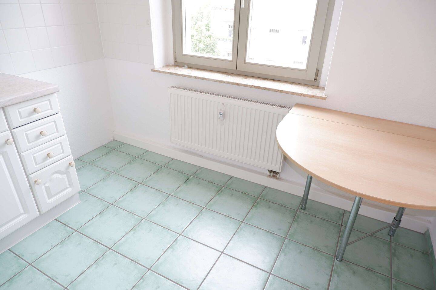 Frei ab 1.10.26 – INKL. EBK !!! Sonnige Whg. – Bad mit Dusche – im 3. OG !, 9112 Chemnitz (Altendorf Kaßberg Zentrum)