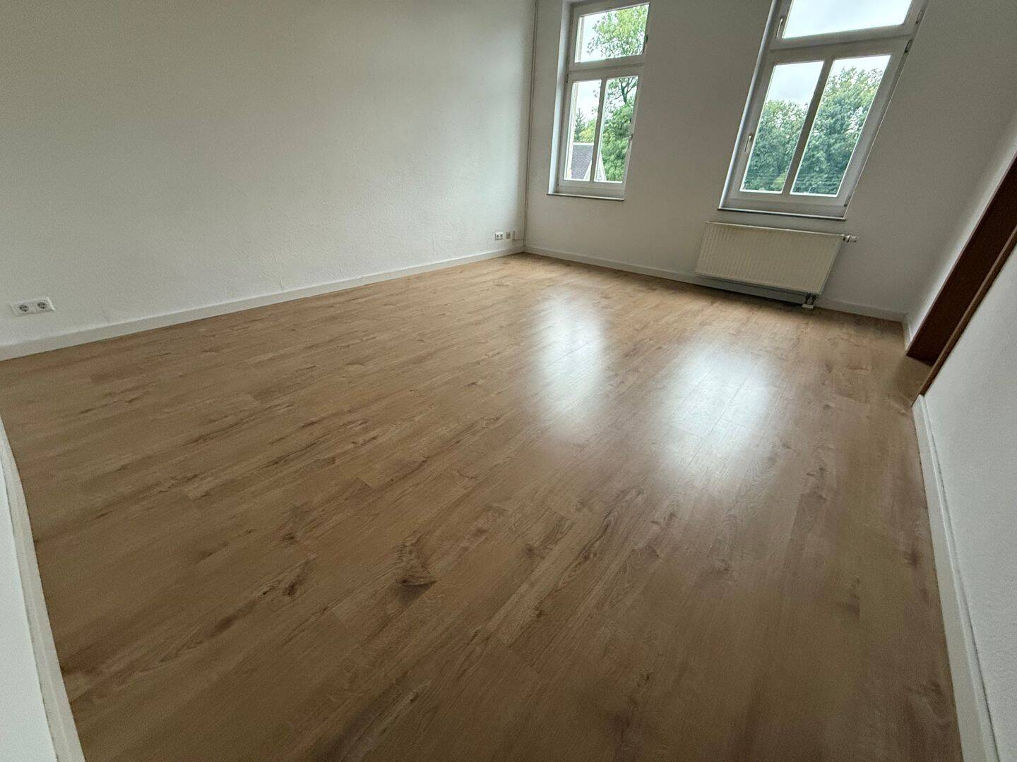 Frei ab 1.10.26 – EBK / 1. Og / Balkon / kleines Arbeitszimmer, 9116 Chemnitz