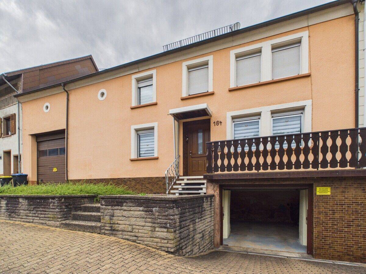 Lauterbach: Charmantes Bauernhaus 137m² auf großem Grundstück mit zwei Garagen und Gartenzufahrt., 66333 Völklingen