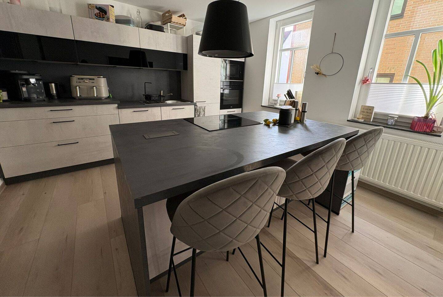 Wohnung im Stadtzentrum mit eigener Terrasse, 98527 Suhl (Suhl)