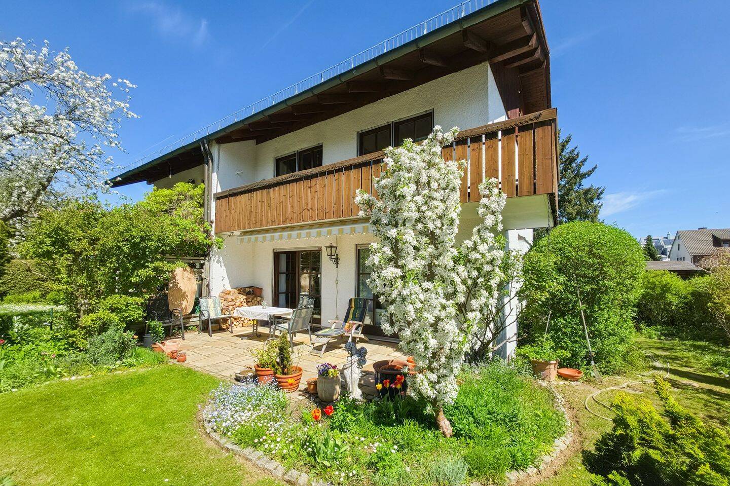 AIGNER – Charmante Doppelhaushälfte in Neuried – Verkauf mit Wohnrecht!, 82061 Neuried