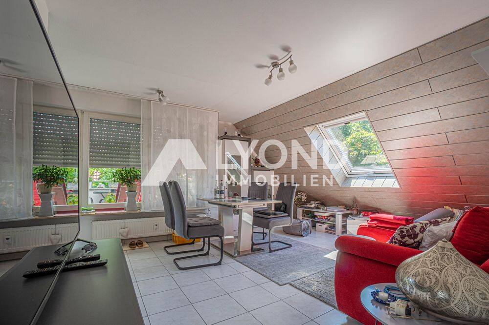 Eine schöne 3 Zimmer Wohnung sucht Sie als neuen Eigentümer!, 72764 Reutlingen