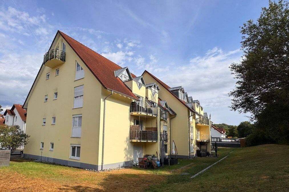Gemütliche 1,5-Zimmer-Dachgeschoss-Wohnung mit Balkon in Hechingen, 72379 Hechingen