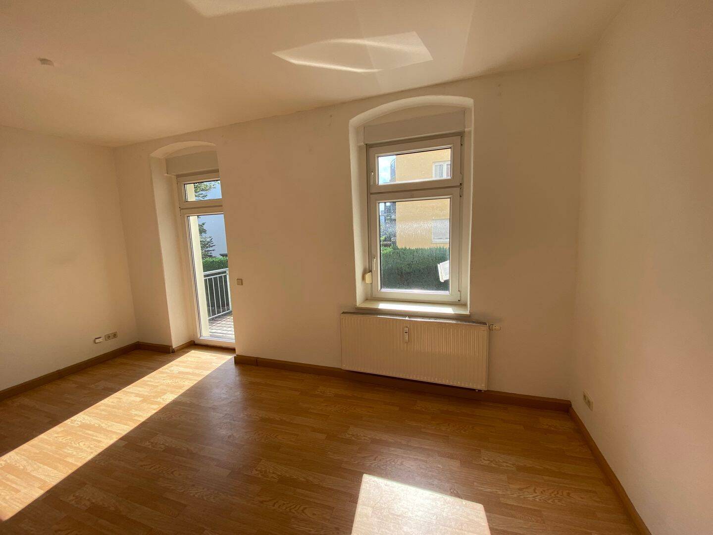 Wunderschöne 2-EG-Raum-Wohnung mit Balkon, 9117 Chemnitz (Rabenstein Reichenbrand Rottluff Siegmar)