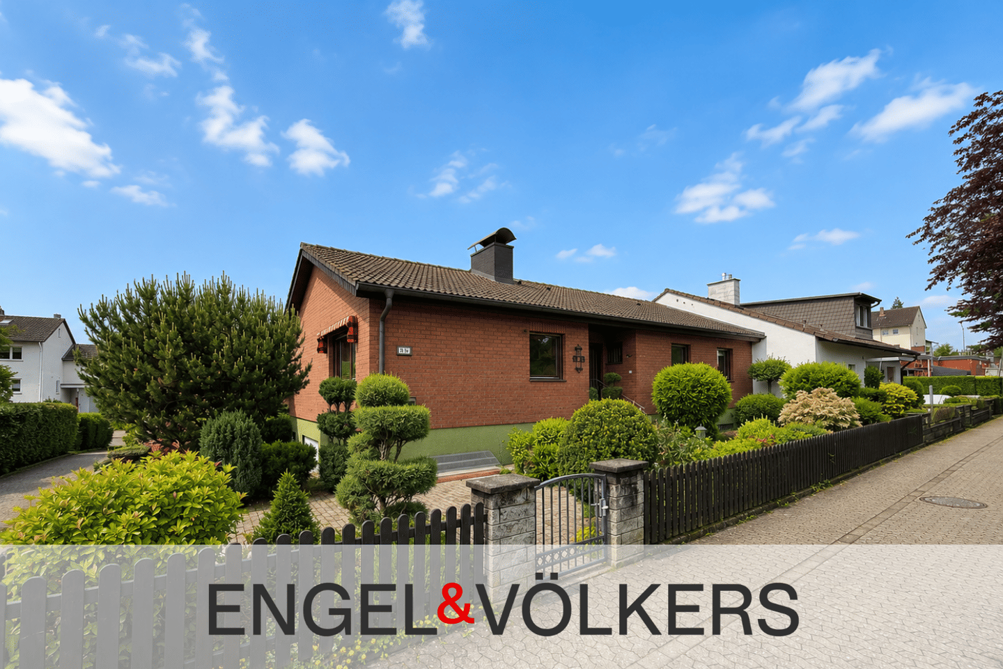 Großzügiges Wohnen mit Gartenidylle: Bungalow in ruhiger Lage von Bensheim, 64625 Bensheim