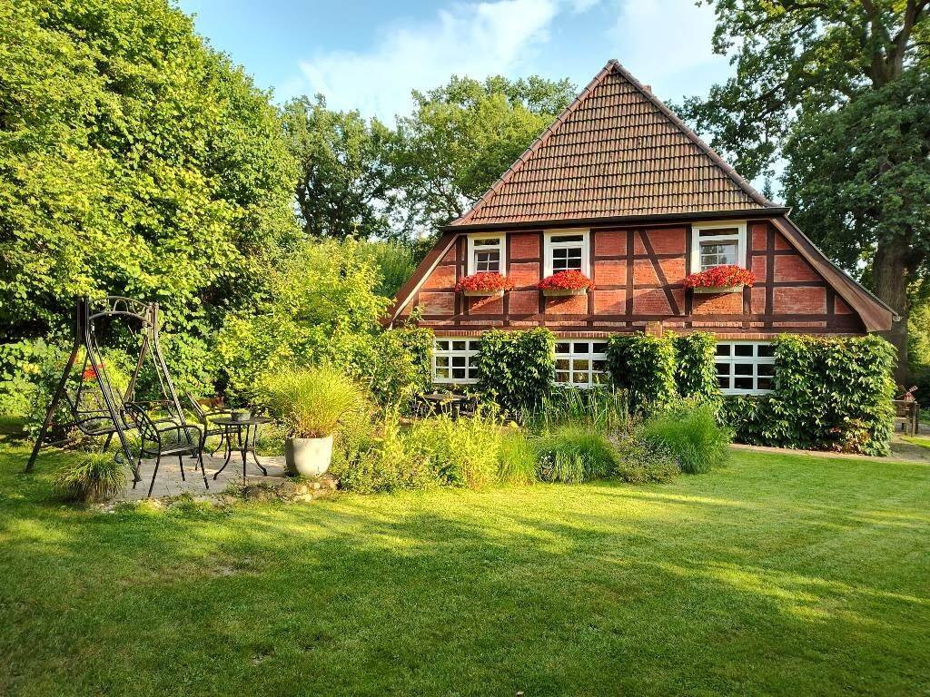 Historisches Fachwerkhaus mit vielseitiger Aufteilung auf 1.625 m² im Herzen von Bendestorf, 21227 Bendestorf