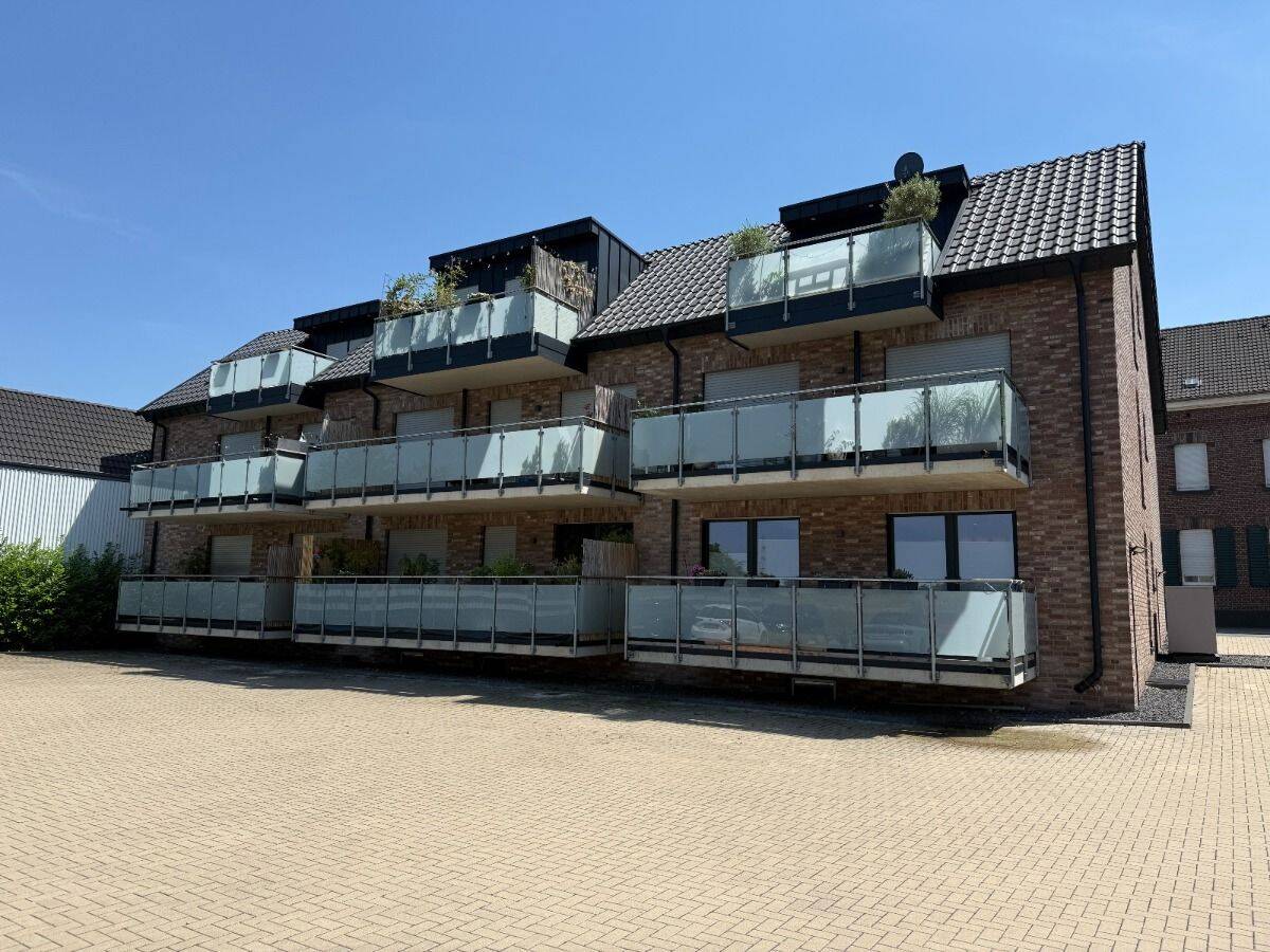 Schöne, barrierearme Neubau Erdgeschosswohnung mit Balkon und Stellplatz zu vermieten!, 41363 Jüchen