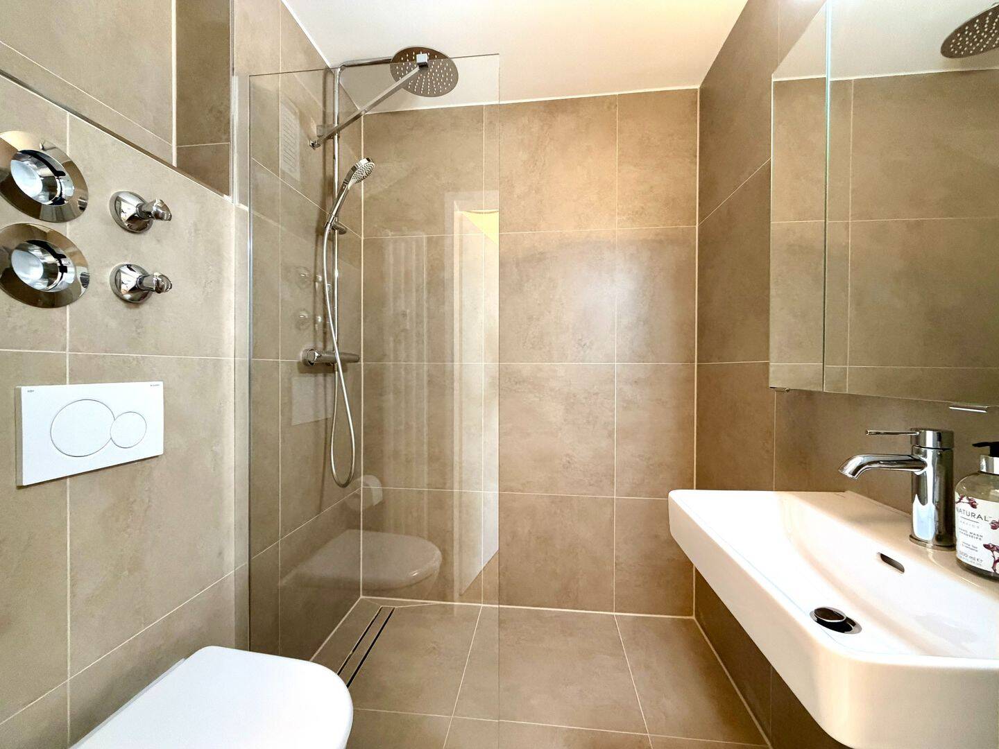 renoviert + möbliert + bezugsbereit + ohne Provision, 81477 München (Thalk. Obersendl.-Forsten-Fürstenr.-Solln)