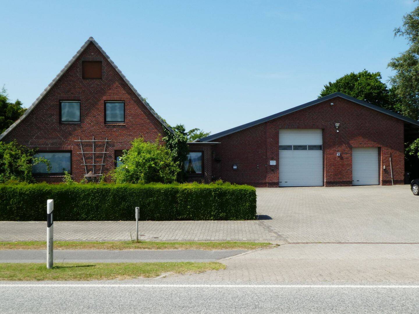 *** Seltene Gelegenheit – Geräumiges Wohnhaus mit multifunktionaler Lagerhalle, auf großem Grundstück, in strategisch guter Lage ***, 25348 Blomesche Wildnis