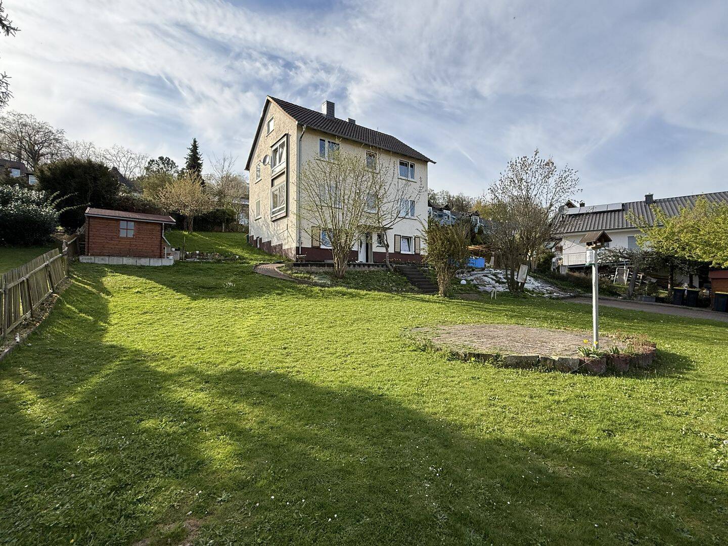 Vermietetes Zweifamilienhaus mit Entwicklungspotenzial in Melsungen, 34212 Melsungen
