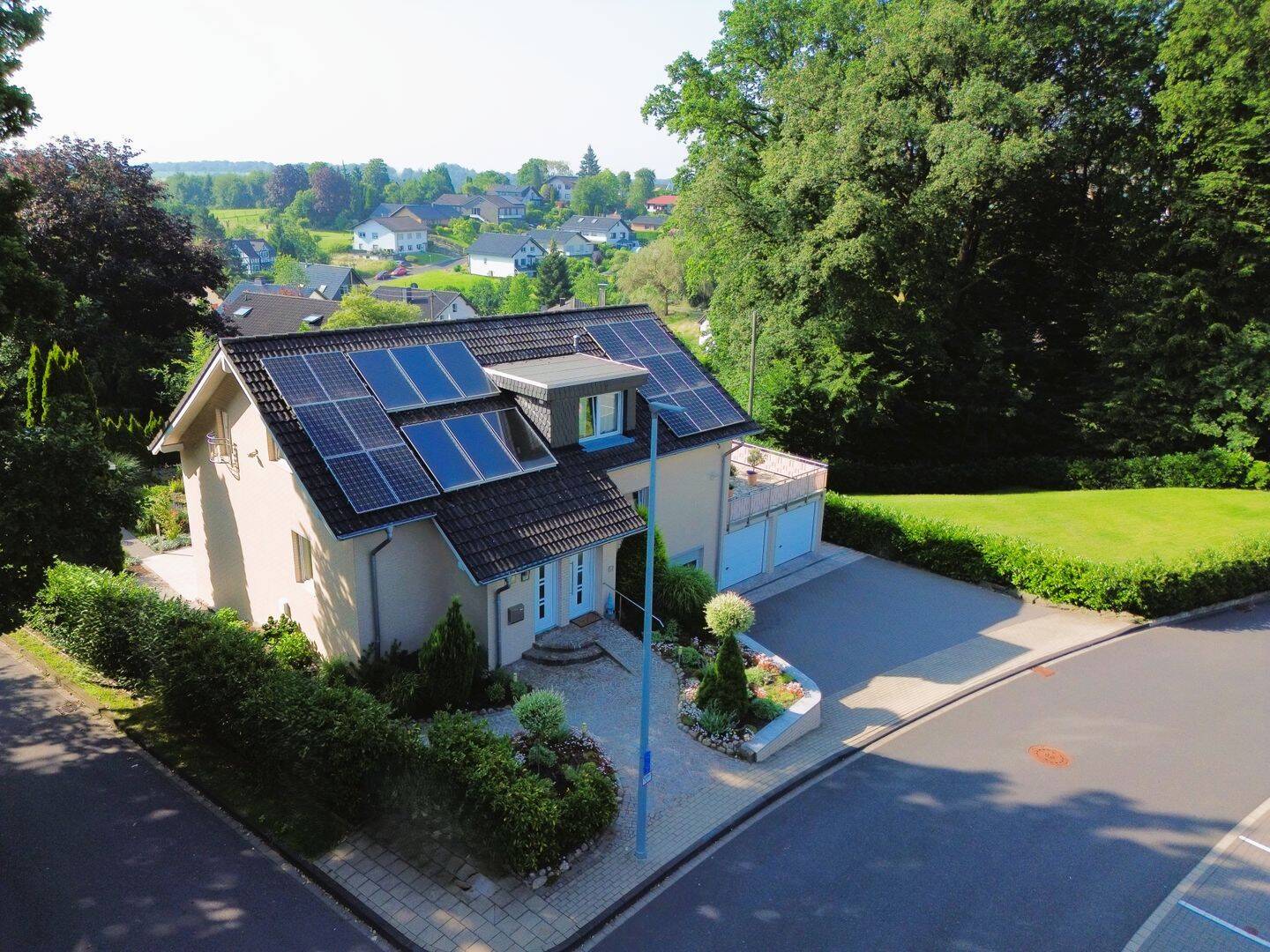 Exklusives und unabhängiges Wohnen auf 3 Ebenen – energieeffizient und zukunftssicher, 53804 Much