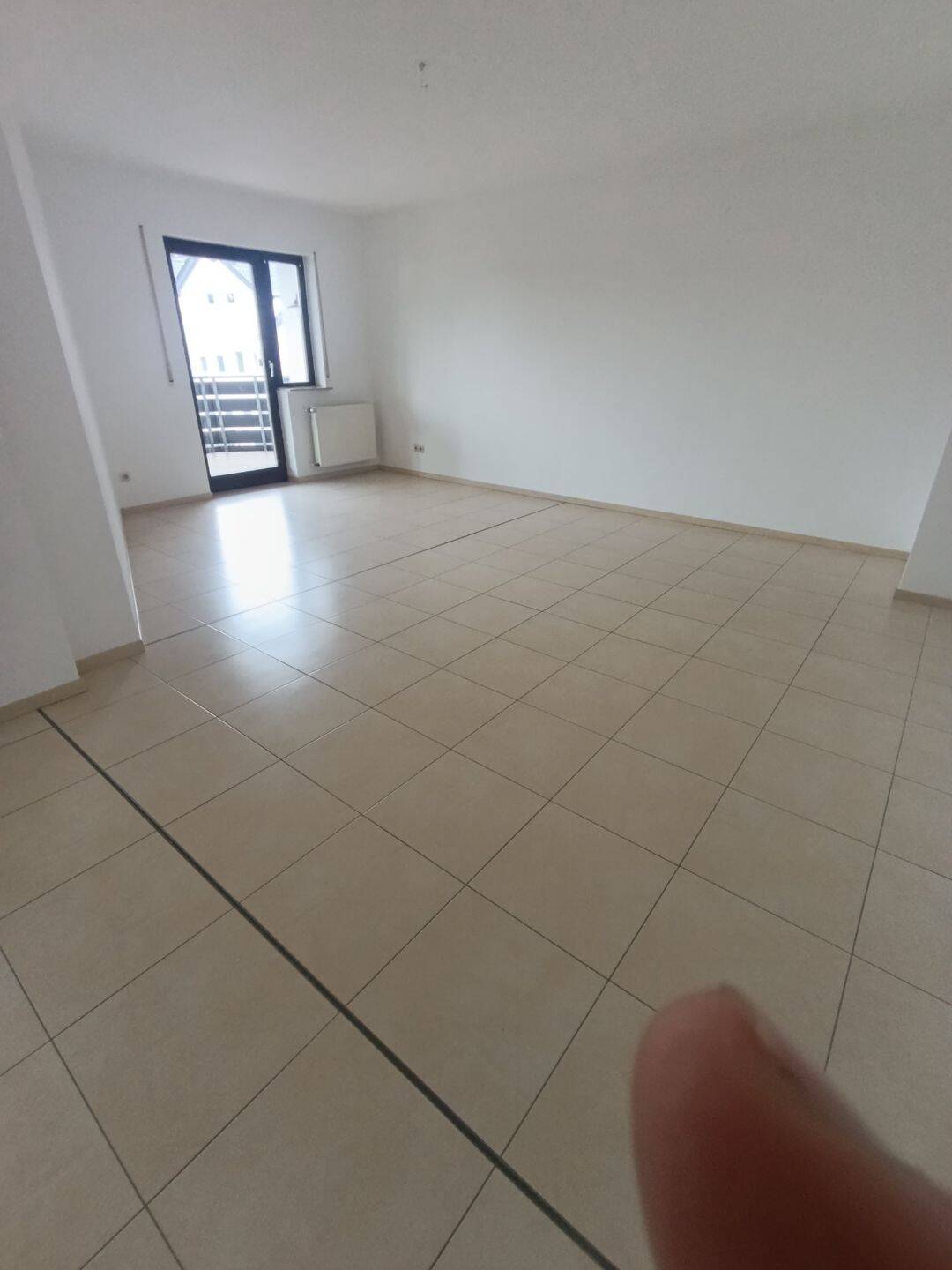 Sehr schöne Helle drei Zimmer Wohnung mit Garage für 150€, 63179 Obertshausen