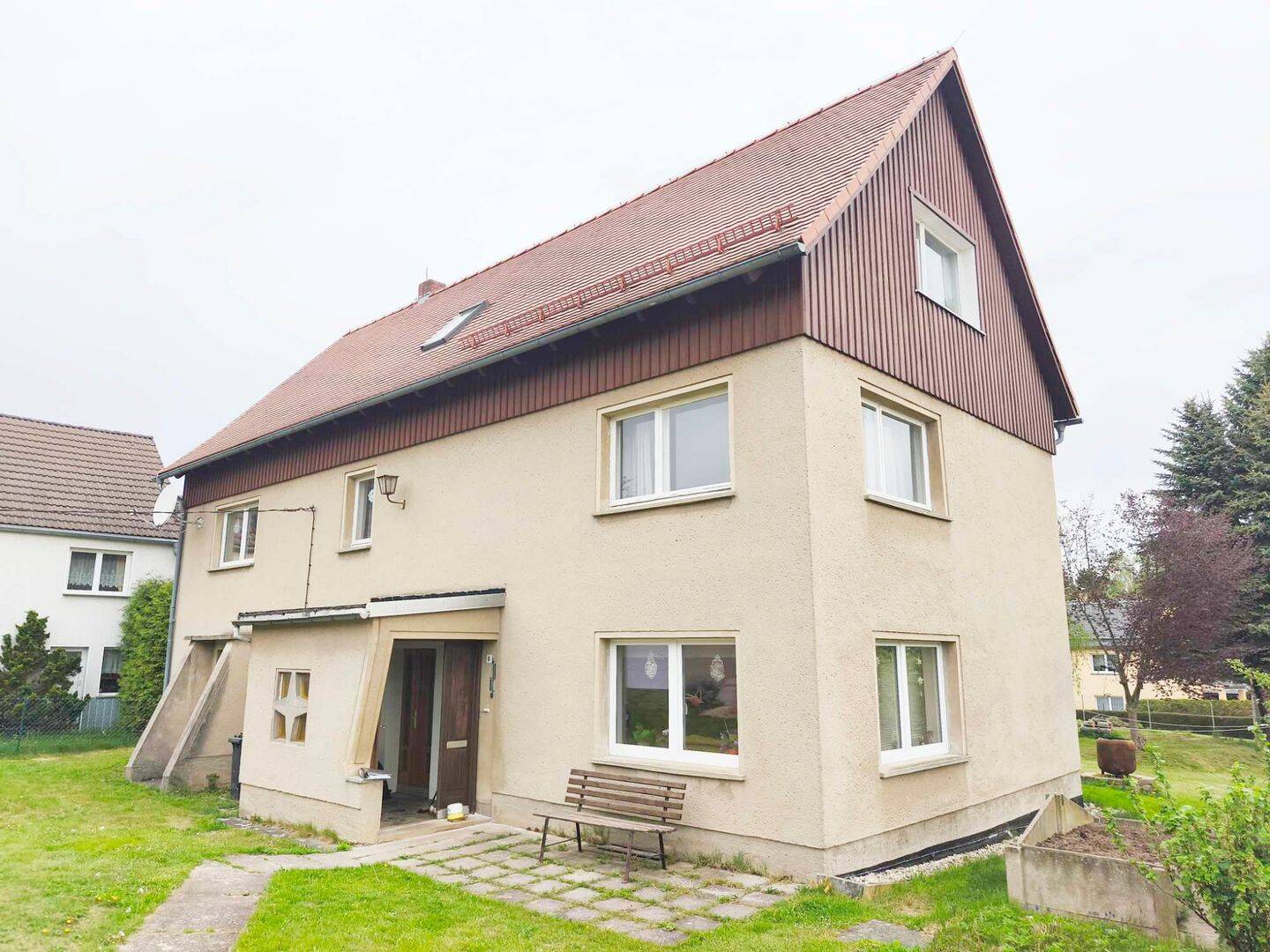 Ein-Zweifamilienhaus mit großem Grundstück und Garage in Putzkau, 1877 Schmölln-Putzkau