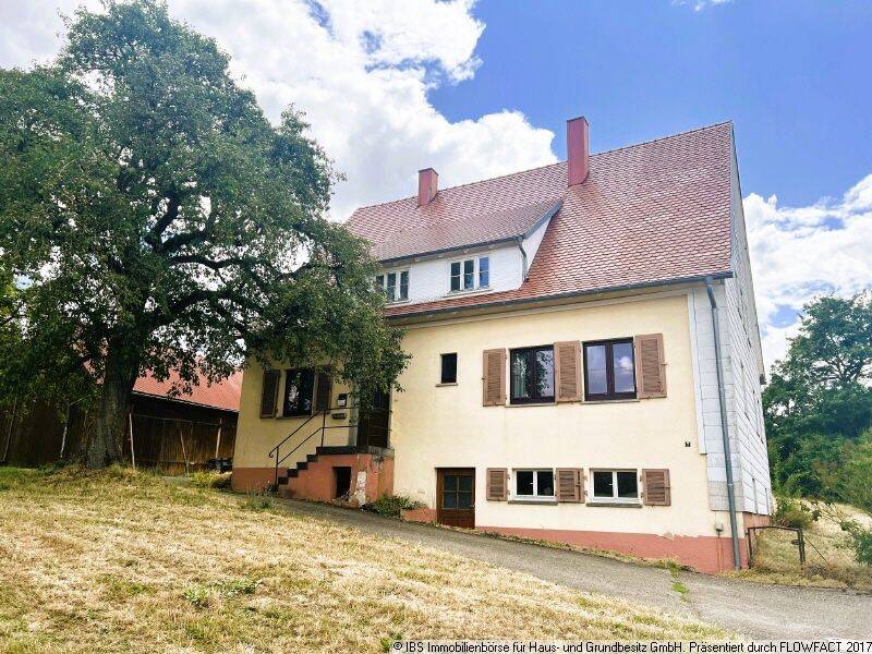 Geräumiges Bauernhaus mit Maschinenschuppen und Stall/Scheunengebäude in ruhiger Lage, 74595 Langenburg