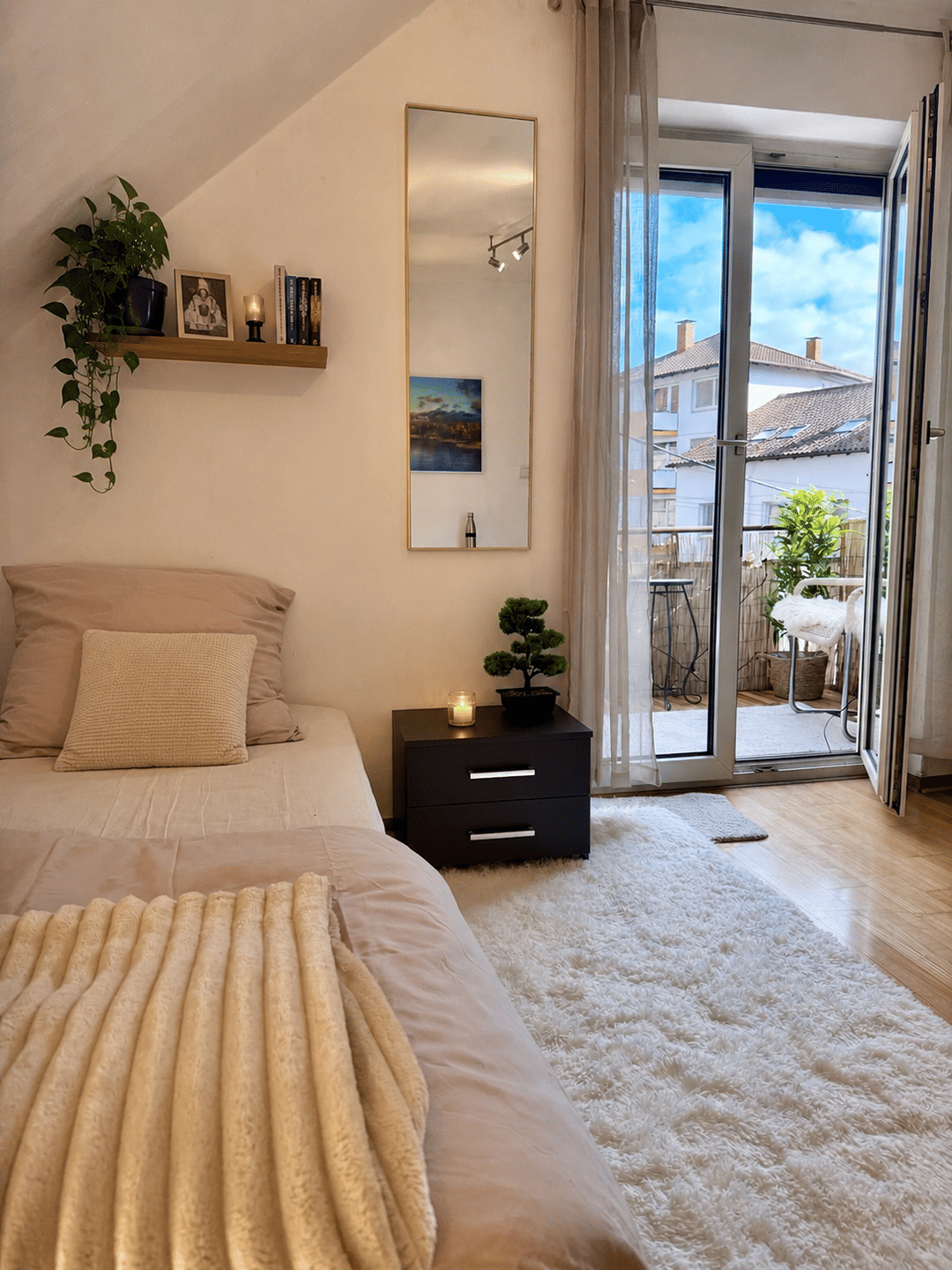 🌿 Helles, möbliertes WG-Zimmer mit eigenem Balkon in Stuttgart-Berg 🌿, 70190 Stuttgart (Mitte Ost)