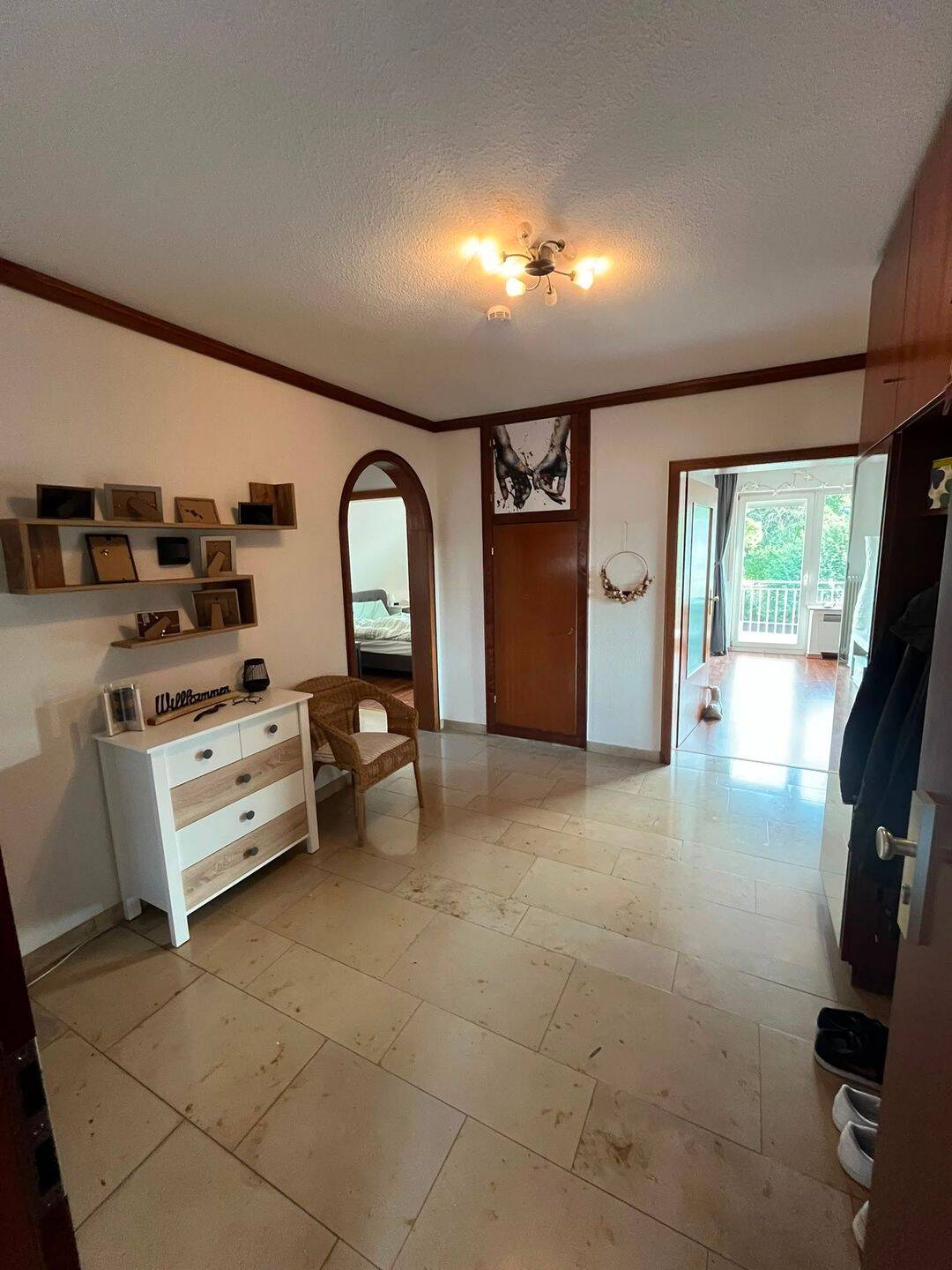 Stilvolle 3-Zimmer-Etagenwohnung mit großem Balkon, Gäste-WC und optionaler Einbauküche in Bergisch Gladbach, 51469 Bergisch Gladbach