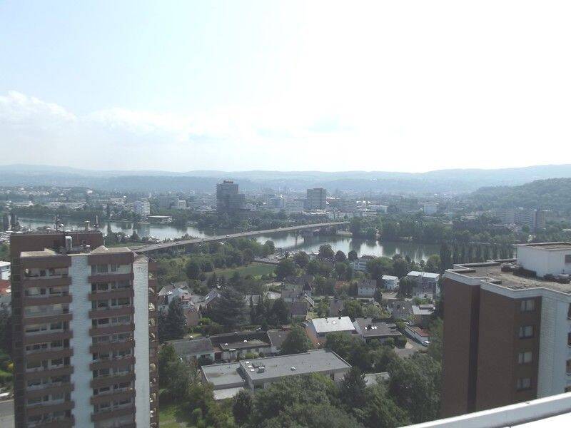 Wohnen über den Dächern von Koblenz – 4 Zimmer mit traumhafter Aussicht, 56072 Koblenz (Güls Metternich Rübenach)