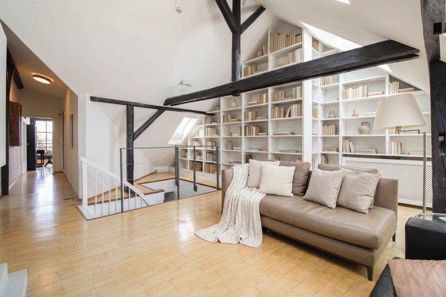 Maisonette-Traum in Frankfurt-Bockenheim mit Dachterrasse und Skylineblick, 60487 Frankfurt am Main (Bockenheim Hausen Rödelheim Westend-Süd)