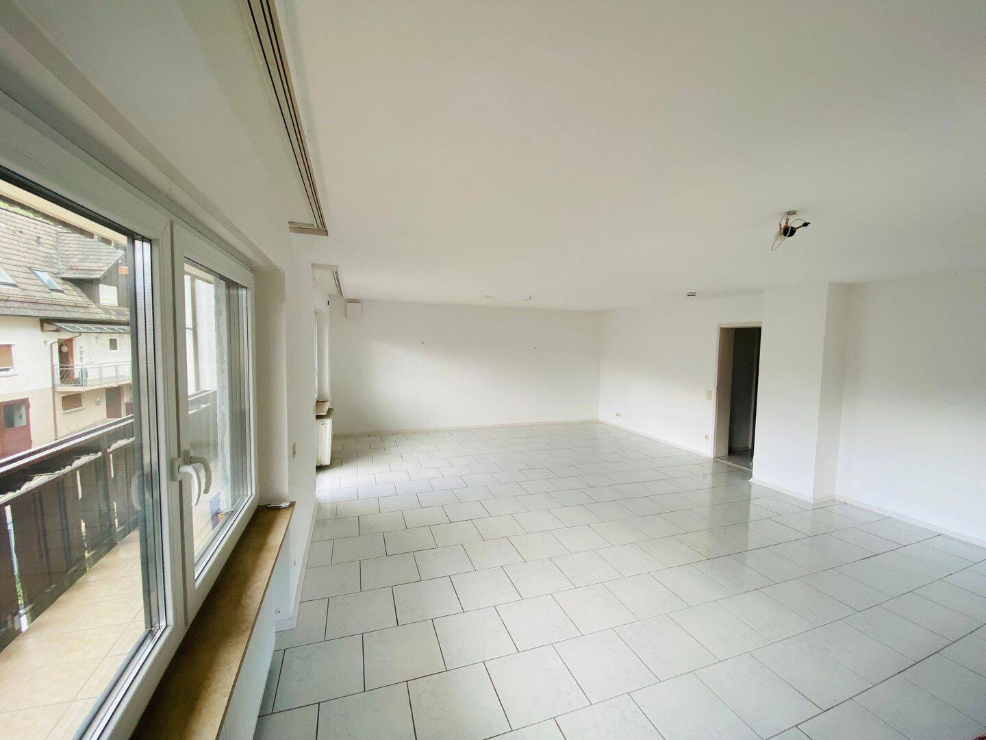 Helle 5-Zimmer Wohnung, 76534 Baden-Baden