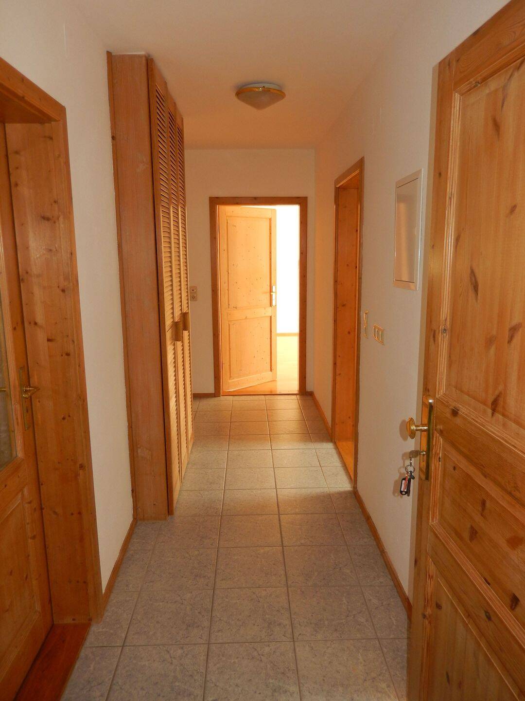 Renovierte 4-Zi-Wohnung im ersten Obergeschoß, 83435 Bad Reichenhall