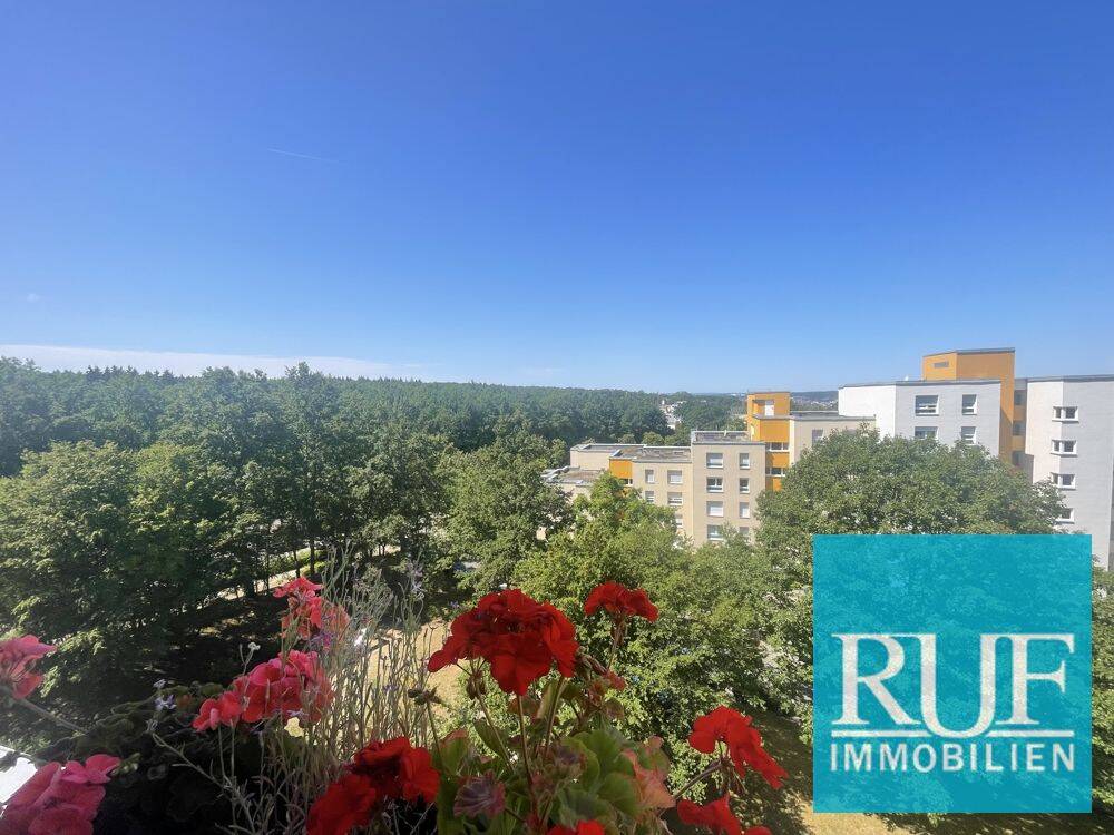 Attraktive Wohnung mit Fernblick, Einzelgarage und Aufzug., 75181 Pforzheim