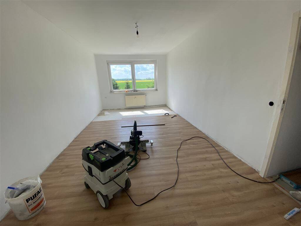 Burkartshain* helle 3 Zimmer-Wohnung* Tageslichtbad* sep. Küche* 1.OG* zum Teil neuer Fussboden, 4808 Wurzen