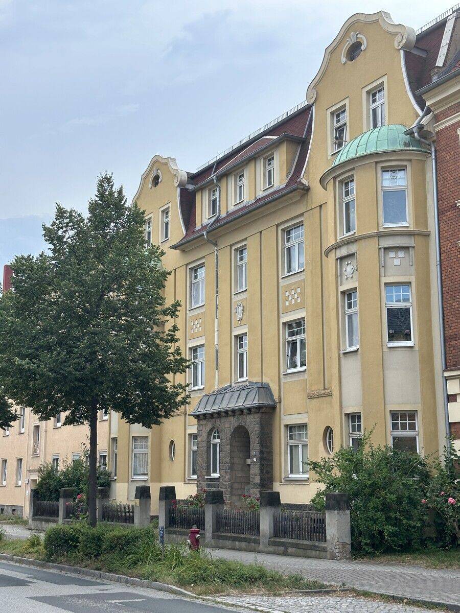 Traumhaft schöne 3-Raumwohnung mit neuem Bad, EBK und Kaminanschluss in einer Jugendstil-Villa, 1917 Kamenz