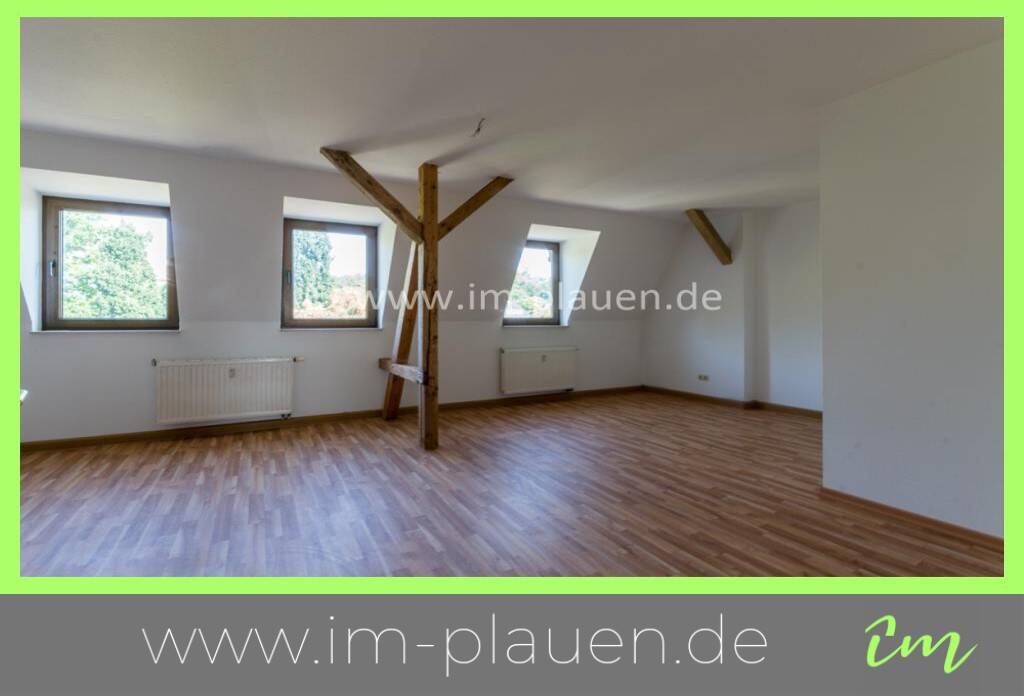 Dachgeschoss – Laminat – Badewanne – Stellplatz | 2-Zimmer-Wohnung Plauen Westend, 8523 Plauen