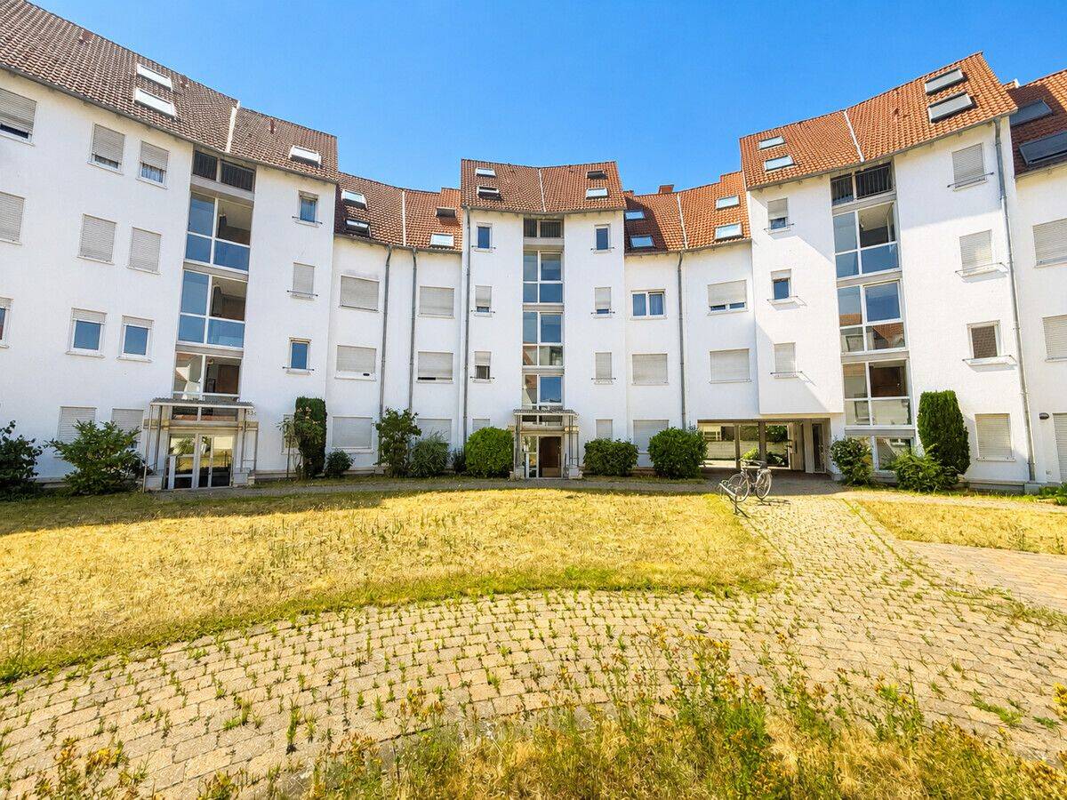 Helle Wohlfühlwohnung mit Sonnenbalkon, Einbauküche & Tiefgaragenstellplatz, 67067 Ludwigshafen am Rhein (Gartenstadt Maudach Rheingönheim)