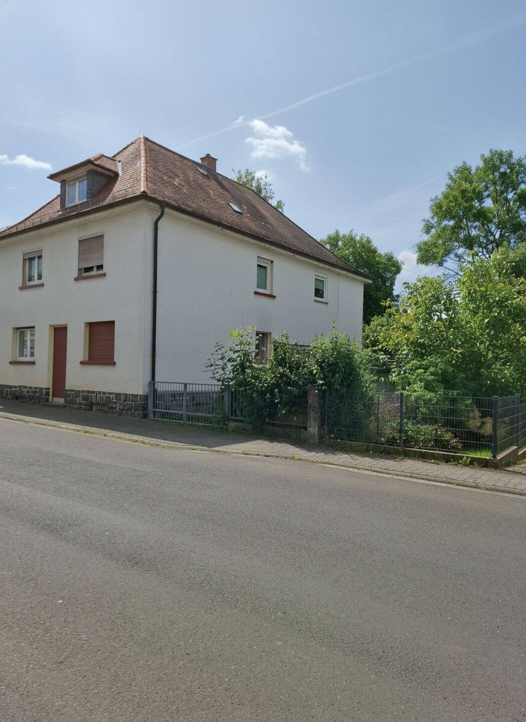Charmantes Mehrfamilienhaus mit 7 Zimmern und großem Grundstück in Gedern, 63688 Gedern