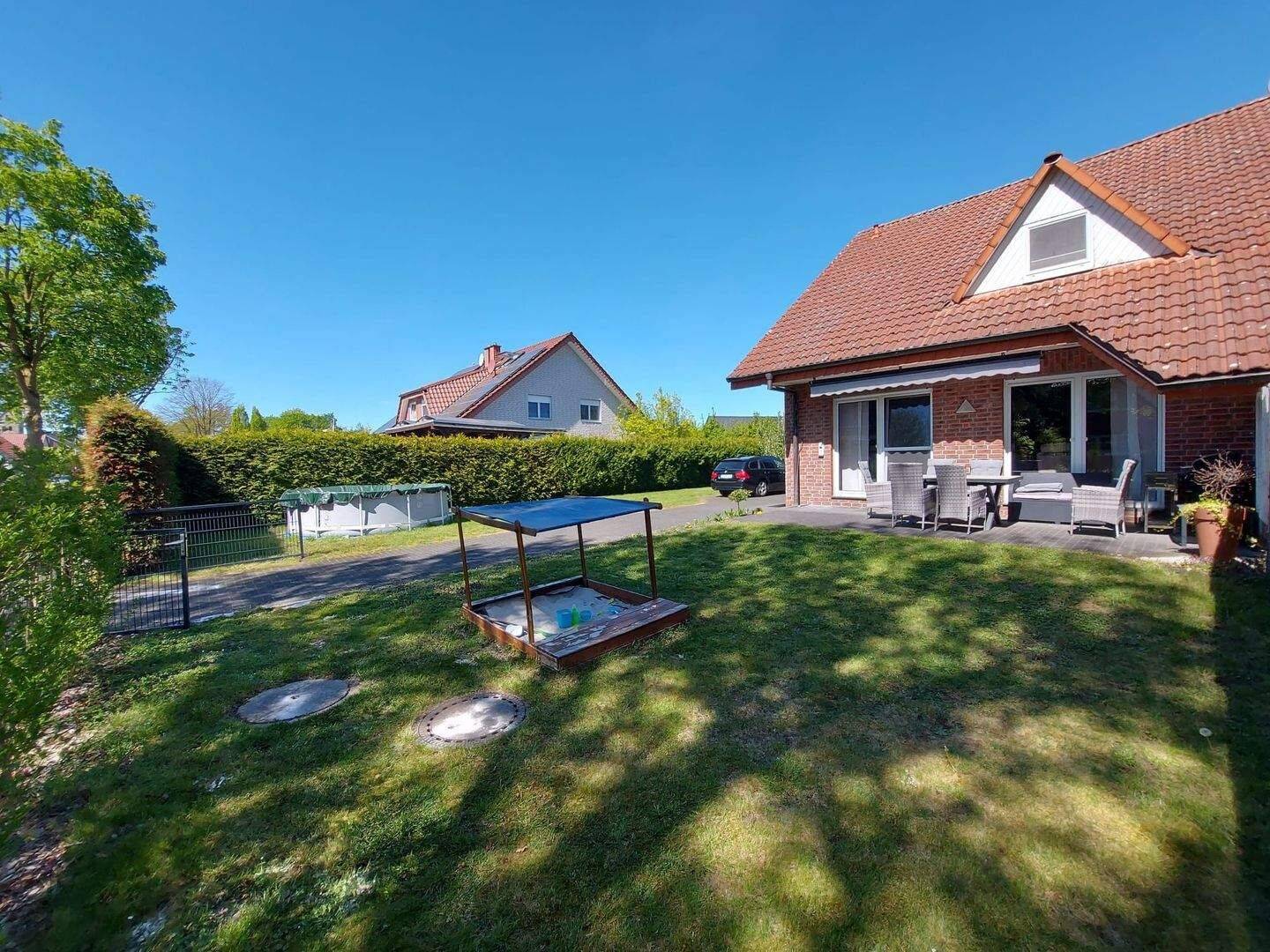 Charmante Doppelhaushälfte mit Garten, Keller und Garage in ruhiger Lage von Salzkotten-Mantinghausen !, 33154 Salzkotten