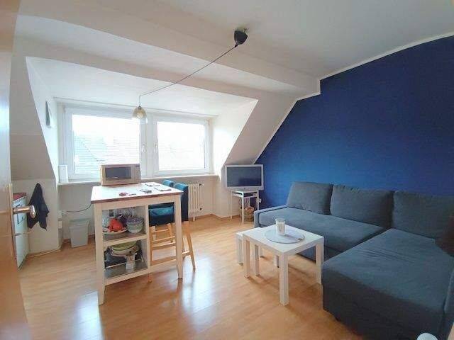 Essen-Rüttenscheid, Wandastraße 6 – Schöne 2-Zimmer-Wohnung mit Möbelübernahme im 4.OG ab Mitte Juli zu mieten !!, 45136 Essen (Bergerhausen Huttrop Rüttenscheid)