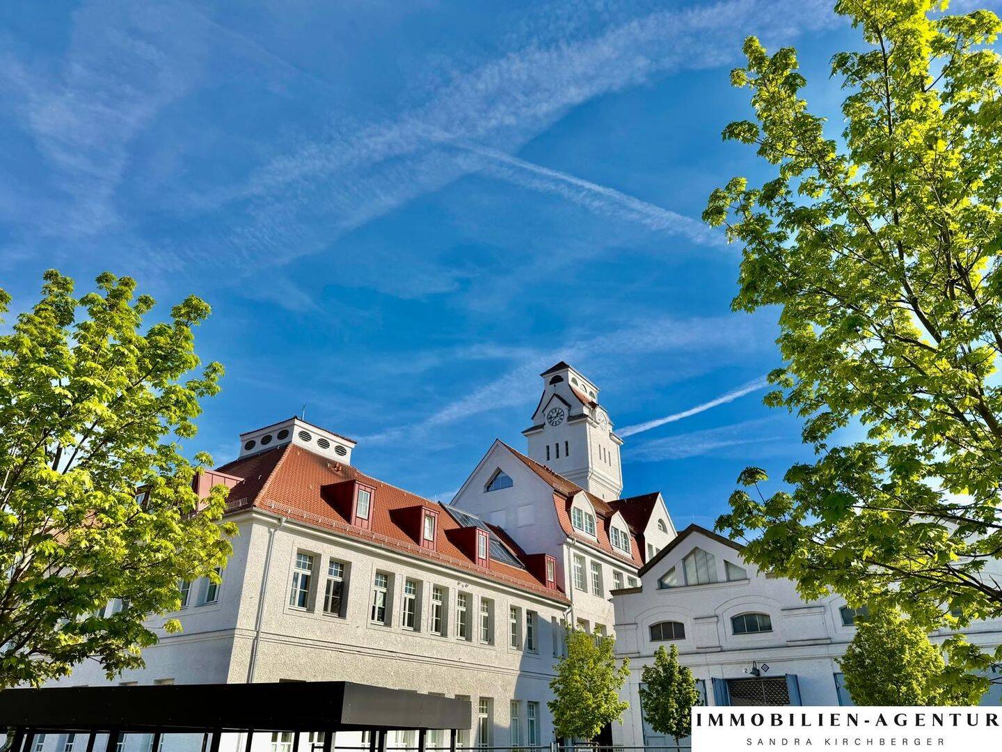 Einmalige Gelegenheit! Stilvolle Dachterrassenwohnung in historischer Tramstation-Tramlofts Nürnberg