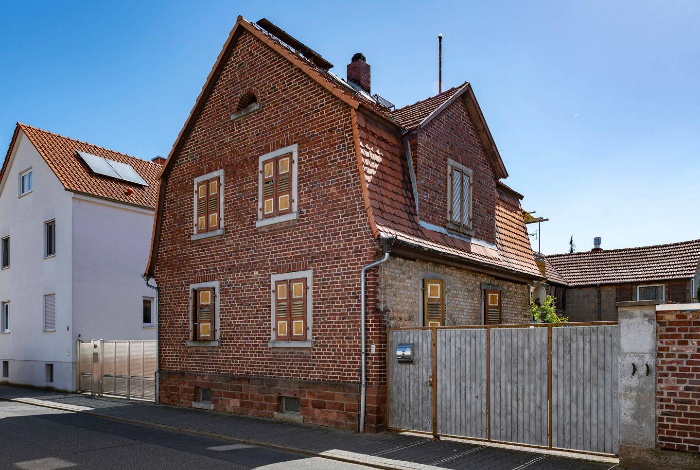 Viele Möglichkeiten in Riedstadt! Zwei Grundstücke mit Potenzial für Wohnen, Sanierung oder Neubau., 64560 Riedstadt