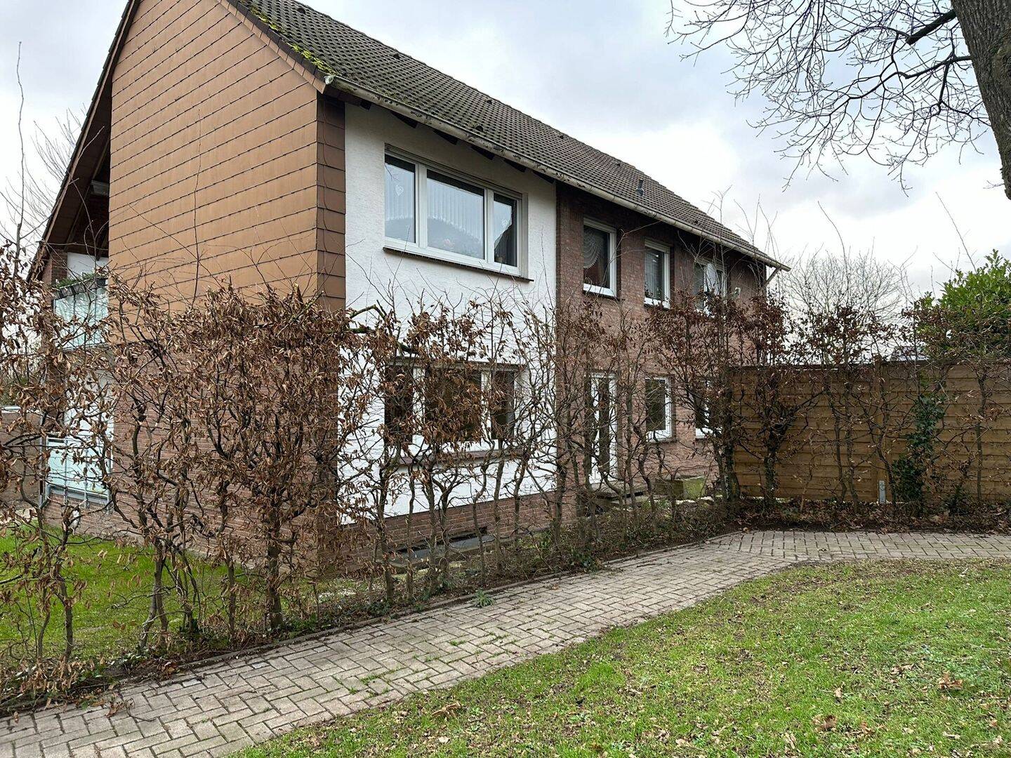 LETZTE CHANCE! ZFH mit Entwicklungspotenzial und großem Grundstück in Nahne!, 49082 Osnabrück (Kalkhügel Nahne Schölerberg Sutthausen)